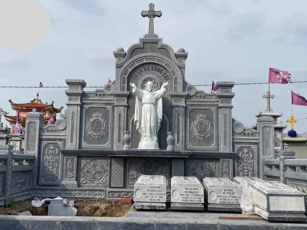 khu lăng mộ đá công giáo