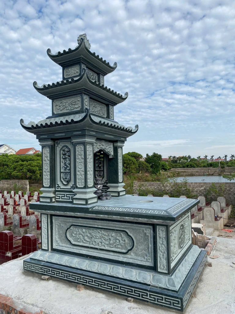 Mộ Đá ba mái Nguyên khối