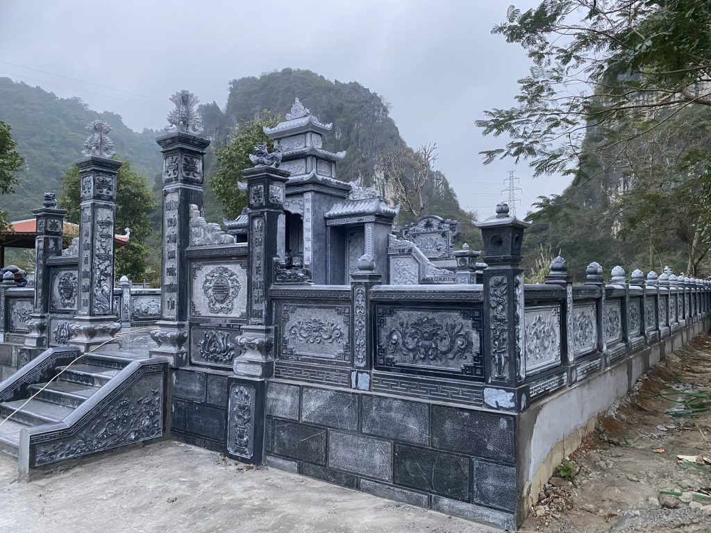 Khu lăng mộ đá đẹp tại Ninh Bình.