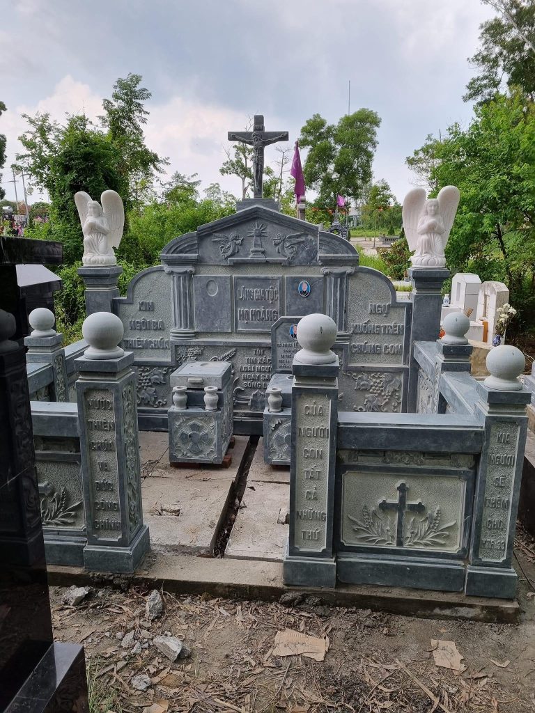 Đá xanh Thanh Hóa nguyên khối làm lăng mộ đá.